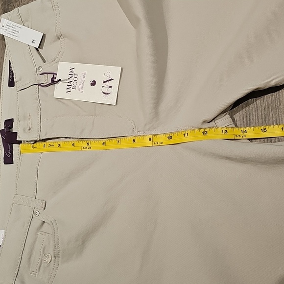 Women Beige Jeans - Picture 8 of 16